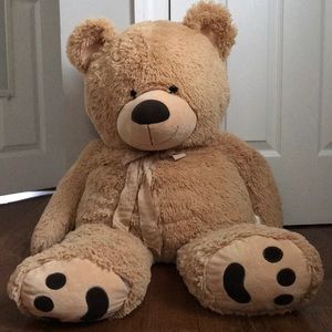 GIANT 40” TEDDY BEAR